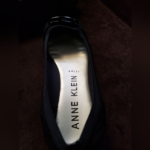 Anne Klein iflex Black Flats Womens Size 9 - Picture 6 of 11
